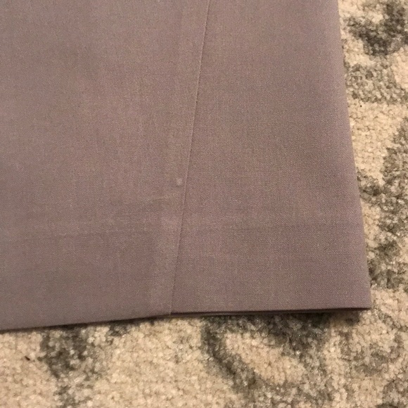 Ann Taylor Gray Skirt - Size 6! - Picture 5 of 8